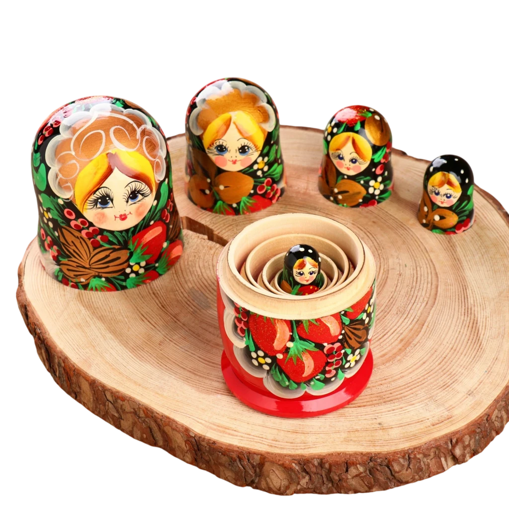 Матрёшка деревянная «Земляничка», чёрный платок, 5 кукольная, 18 см 